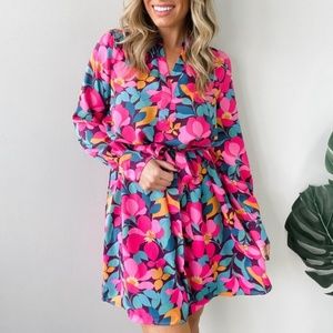 FSL Apparel NWOT  Size M long sleeve retro floral print shift dress